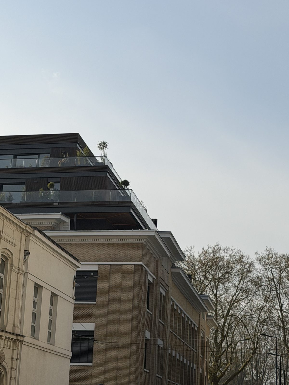 B&acirc;timent Le Moli&egrave;re vue sur la sur&eacute;l&eacute;vation