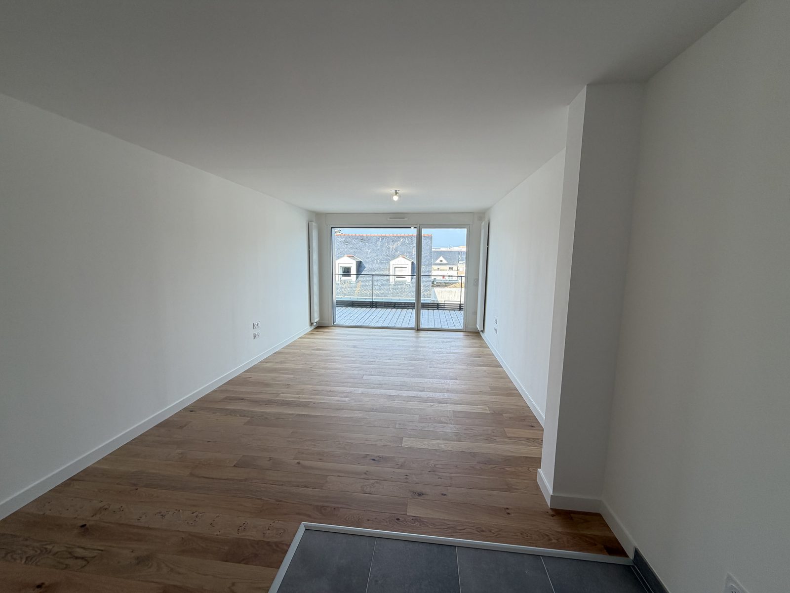 S&eacute;jour lumineux avec acc&egrave;s terrasse